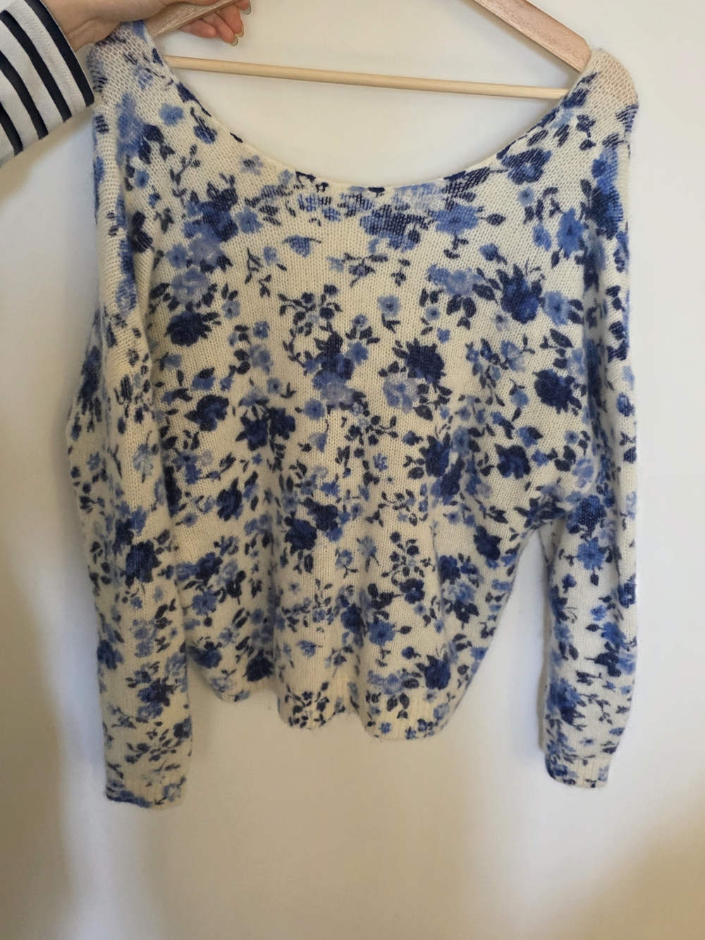 Sezane Lisette Cardigan - Blue Peonies/Floral Button-Front V-Neck Cardigan - Picture 3 of 6
